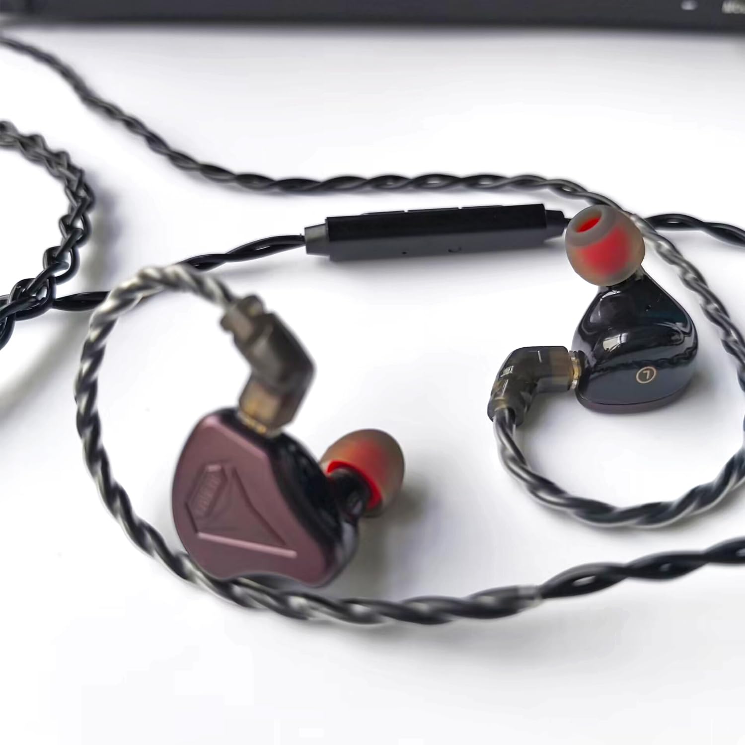 IEM Upgrade Cable, 16 Core Silver Plated Earphone Upgraded Cords, QDC-C Pin 1.5m in Ear Monitor Cable for KZ ZS10 ZSN PRO AS16 CCA CRA C12(Recessed 2pin 3.5mm 4.9ft) Black
